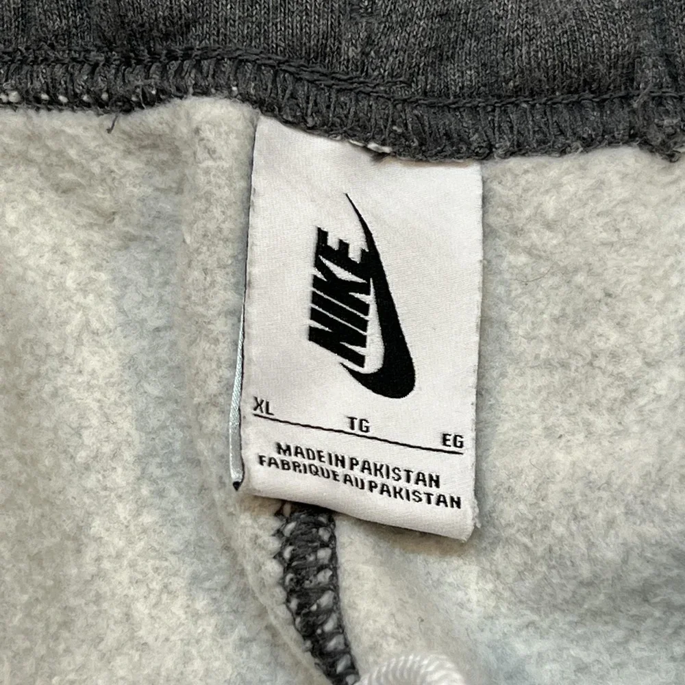 Nike Sweatpants Mens XL Gray Fleece Elastic Waist Pockets Gym Athletic